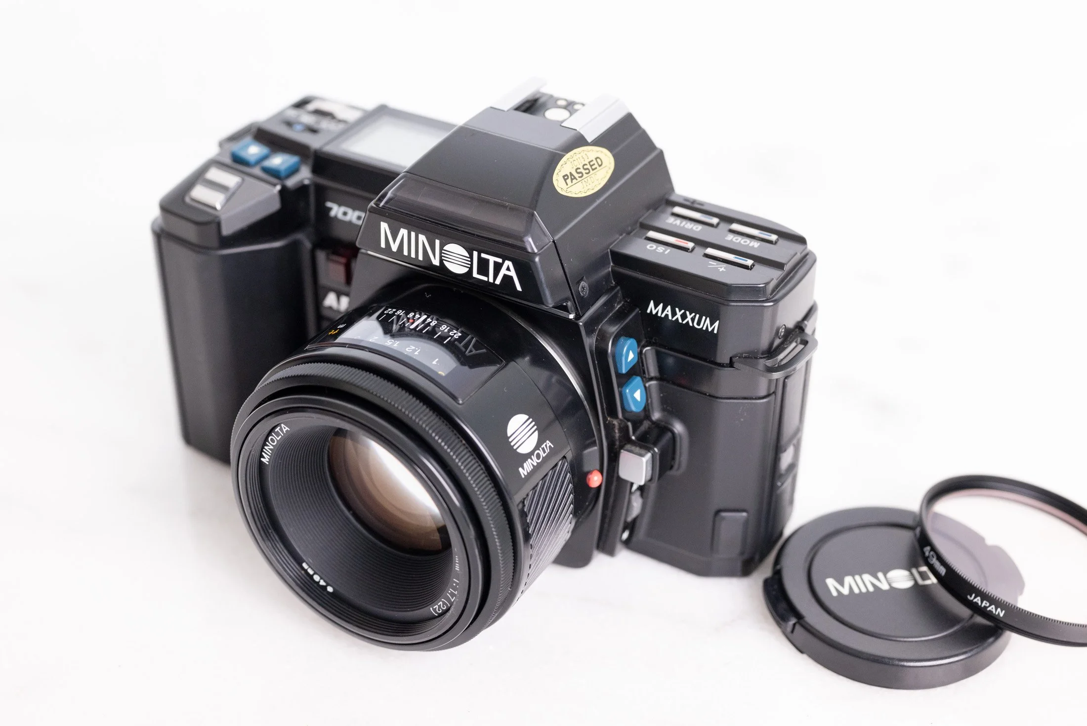 Minolta Maxxum 7000 35mm Film SLR Camera with Minolta Maxxum 50mm